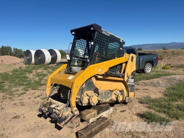 CAT 226B3 滑移轉向裝載機