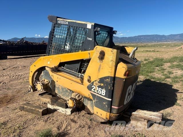 CAT 226B3 滑移轉向裝載機
