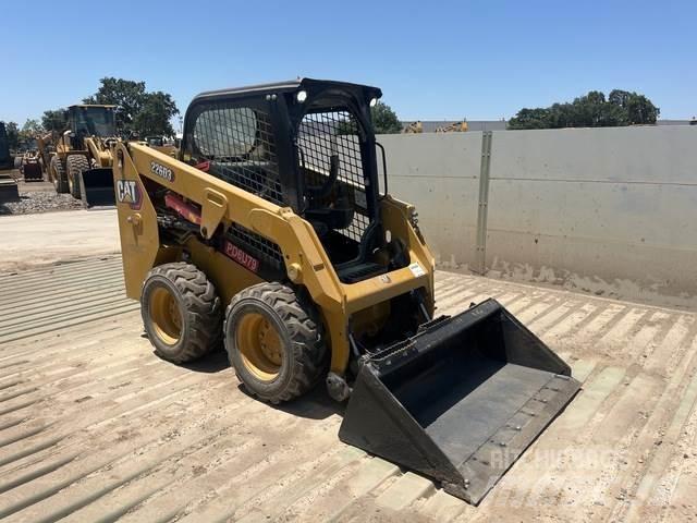 CAT 226D3 滑移轉向裝載機