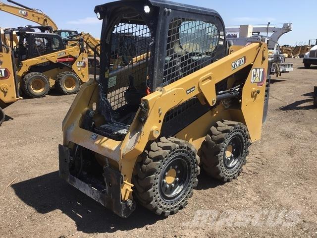 CAT 226D3 滑移轉向裝載機