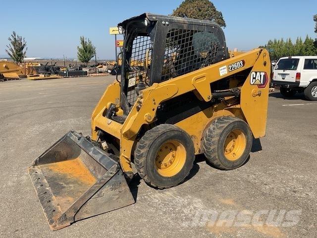 CAT 226D3 滑移轉向裝載機