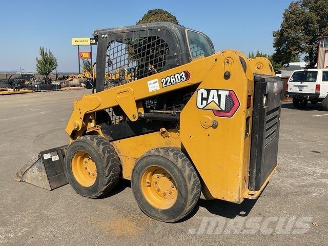 CAT 226D3 滑移轉向裝載機
