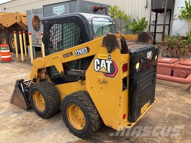 CAT 226D3 滑移轉向裝載機