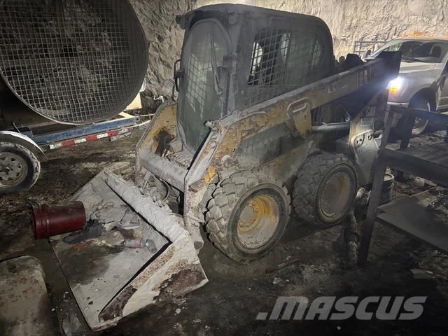 CAT 232D 滑移轉向裝載機
