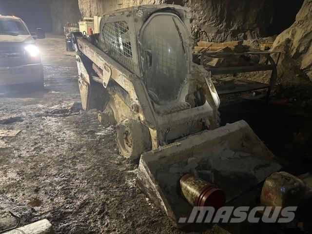 CAT 232D 滑移轉向裝載機