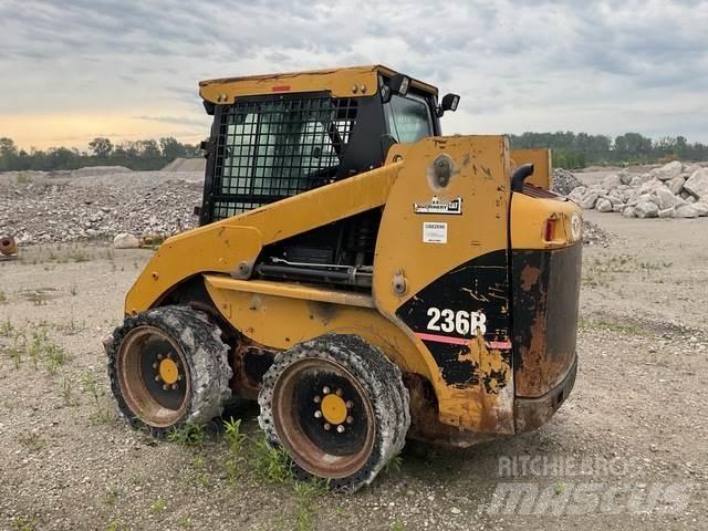 CAT 236B 滑移轉向裝載機