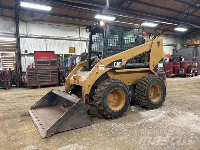 CAT 236B 滑移轉向裝載機