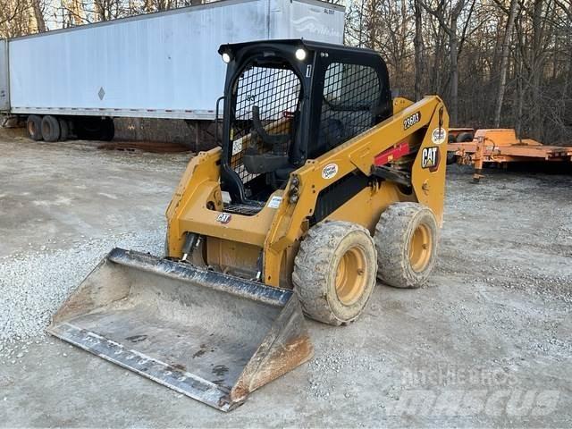 CAT 236D3 滑移轉向裝載機