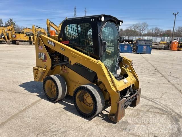 CAT 236D3 滑移轉向裝載機