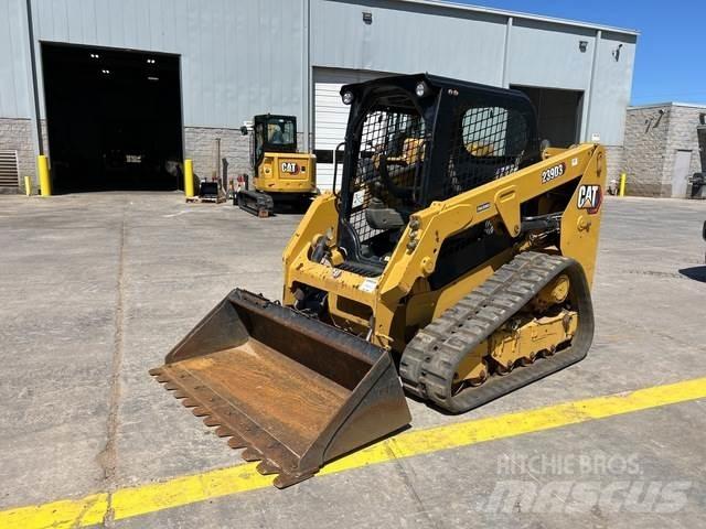 CAT 239D3 滑移轉向裝載機