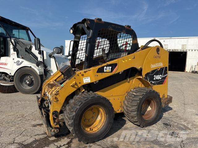 CAT 246C 滑移轉向裝載機