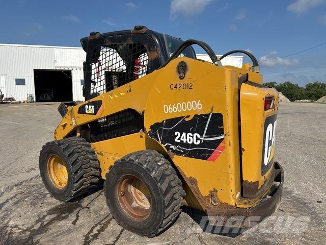 CAT 246C 滑移轉向裝載機