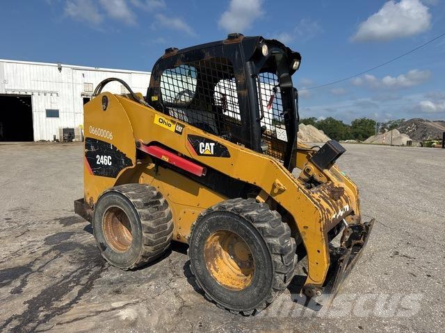 CAT 246C 滑移轉向裝載機