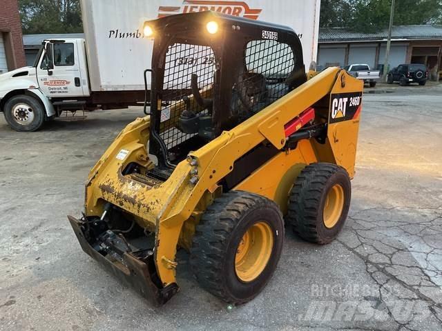CAT 246D 滑移轉向裝載機
