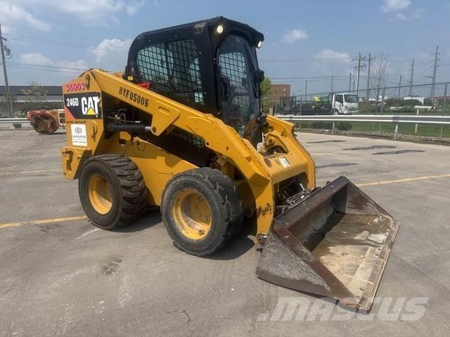 CAT 246D 滑移轉向裝載機