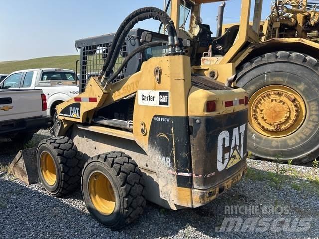 CAT 248 滑移轉向裝載機