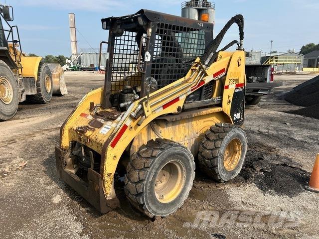 CAT 248 滑移轉向裝載機