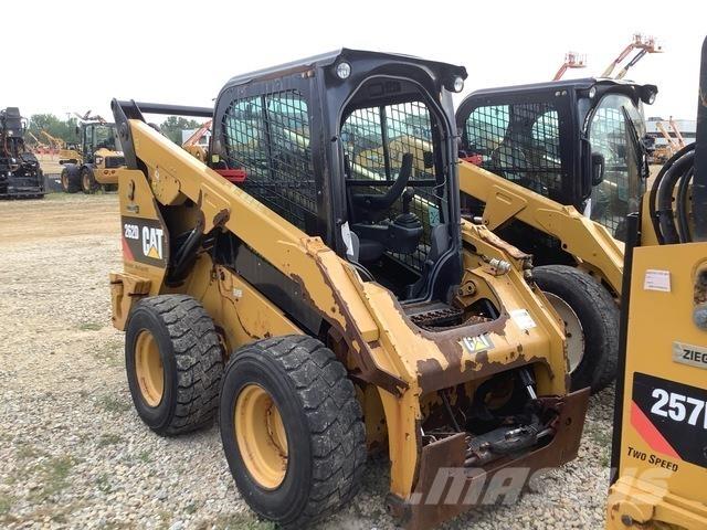 CAT 262D 滑移轉向裝載機