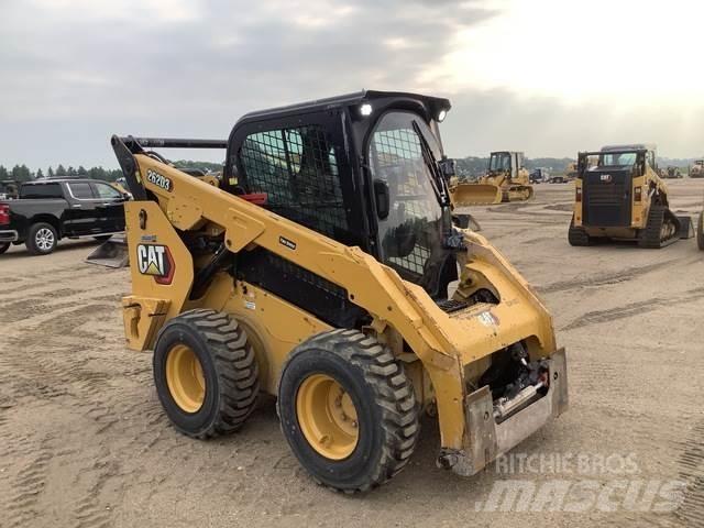 CAT 262D3 滑移轉向裝載機