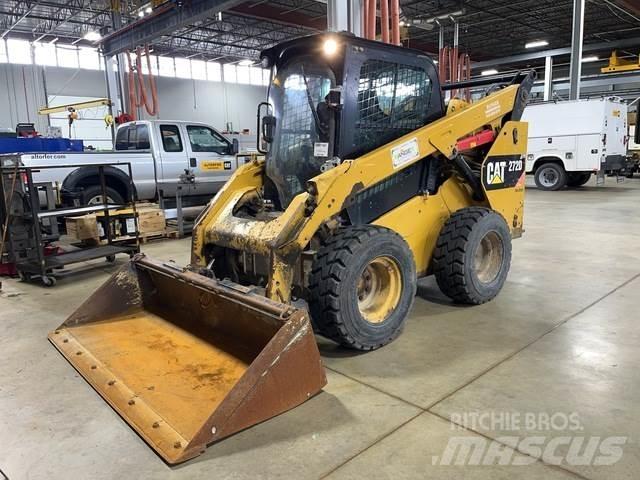 CAT 272D 滑移轉向裝載機