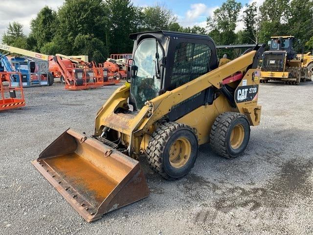 CAT 272D 滑移轉向裝載機