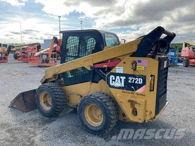 CAT 272D 滑移轉向裝載機