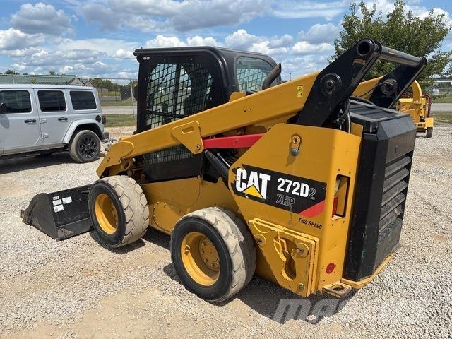 CAT 272D2 XHP 滑移轉向裝載機