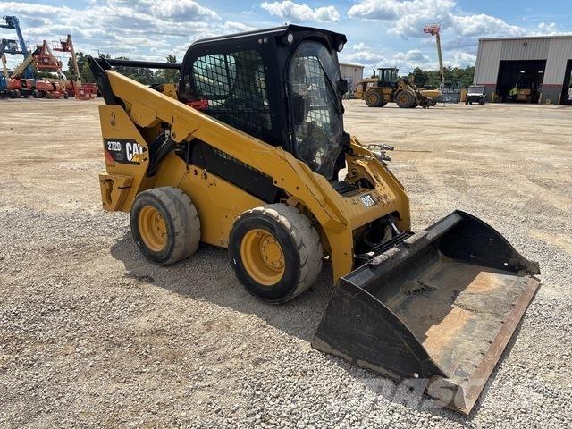 CAT 272D2 XHP 滑移轉向裝載機