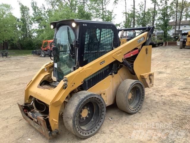 CAT 272D3 滑移轉向裝載機