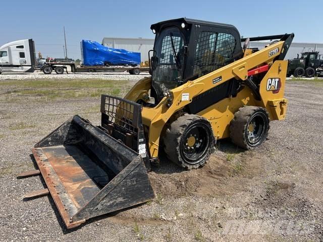 CAT 272D3 滑移轉向裝載機