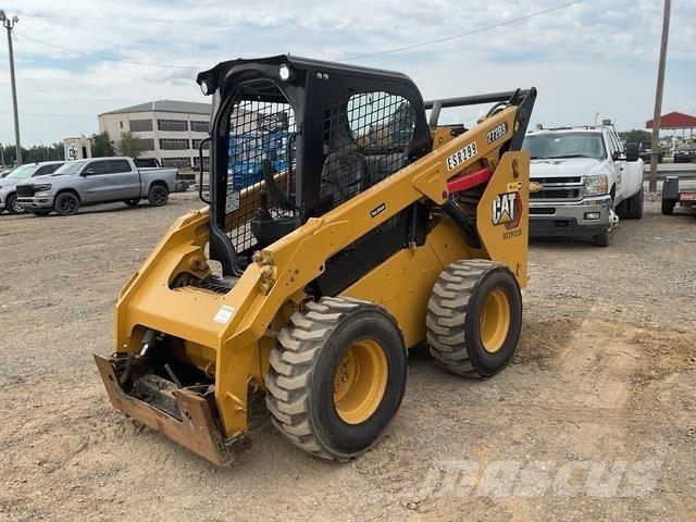 CAT 272D3 滑移轉向裝載機