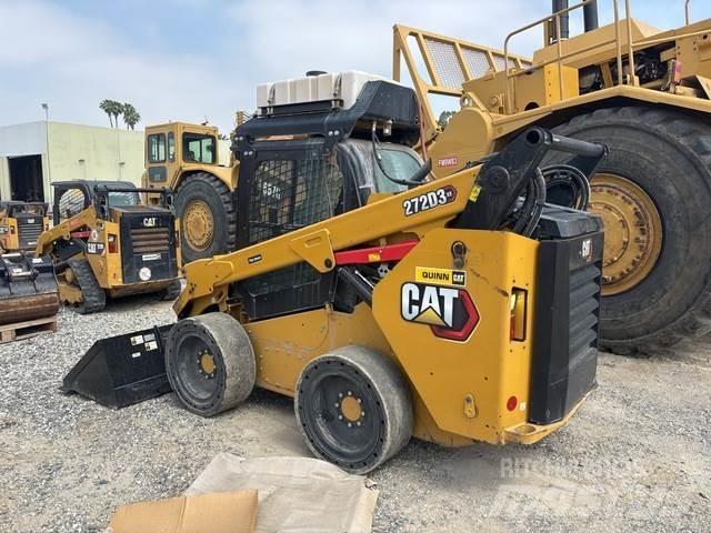 CAT 272D3 XE 滑移轉向裝載機