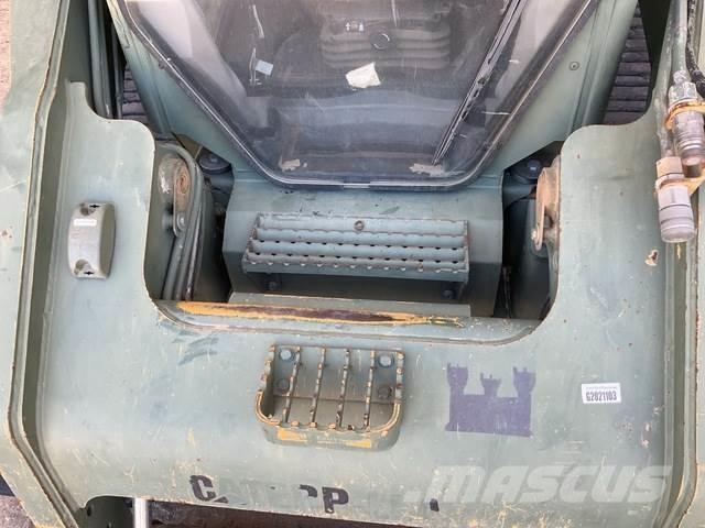 CAT 277C 滑移轉向裝載機