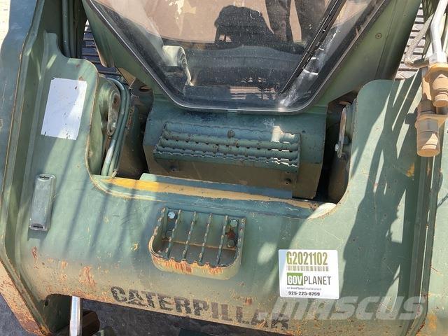 CAT 277C 滑移轉向裝載機