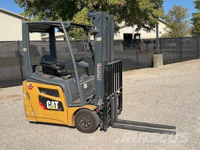 CAT 2ET2500 電動堆高機