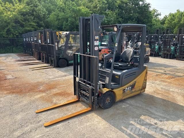 CAT 2ET3000 電動堆高機