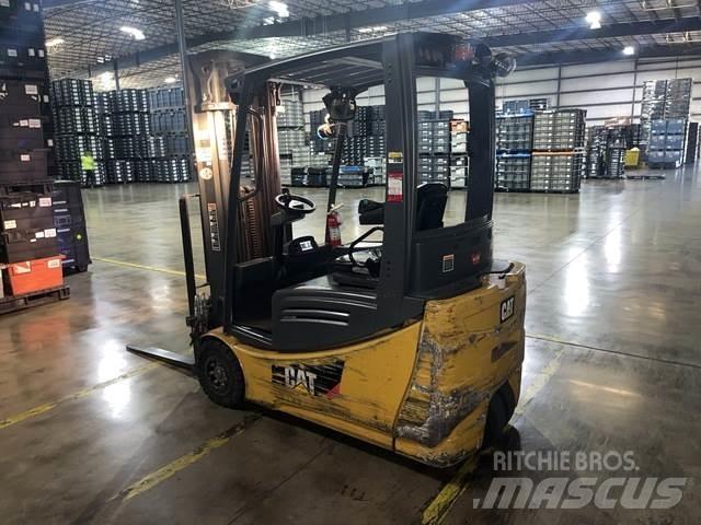 CAT 2ET3000 電動堆高機
