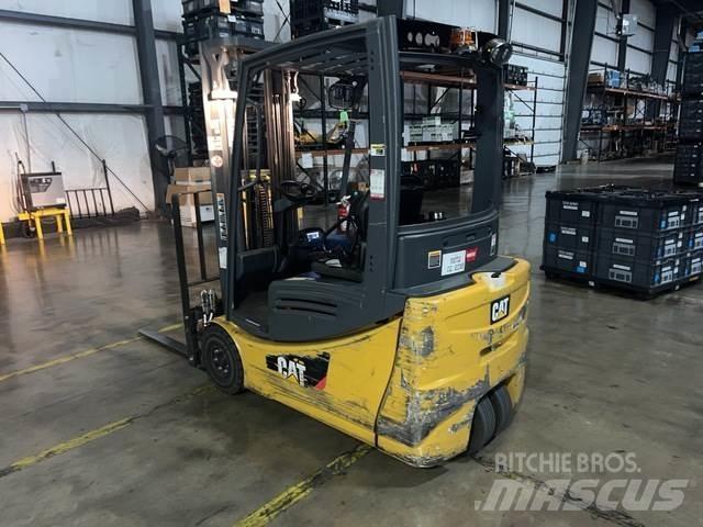 CAT 2ET3000 電動堆高機