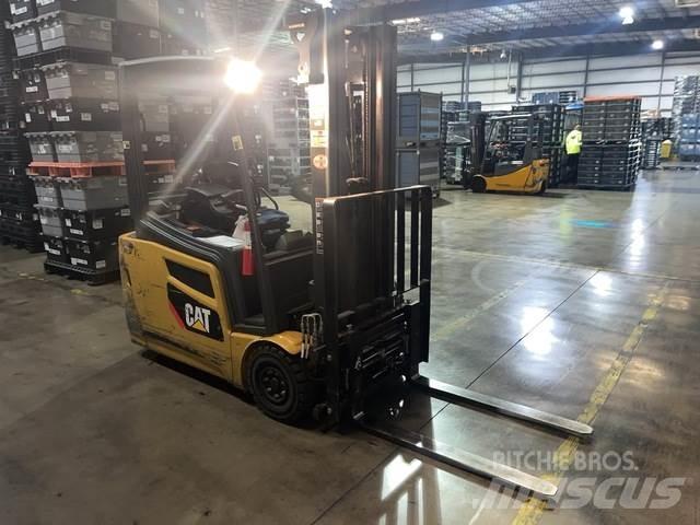 CAT 2ET3000 電動堆高機