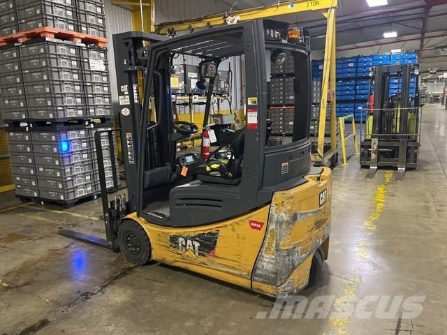 CAT 2ET3000 電動堆高機