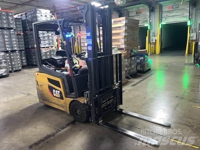 CAT 2ET3000 電動堆高機