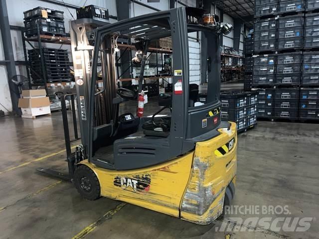 CAT 2ET3000 電動堆高機