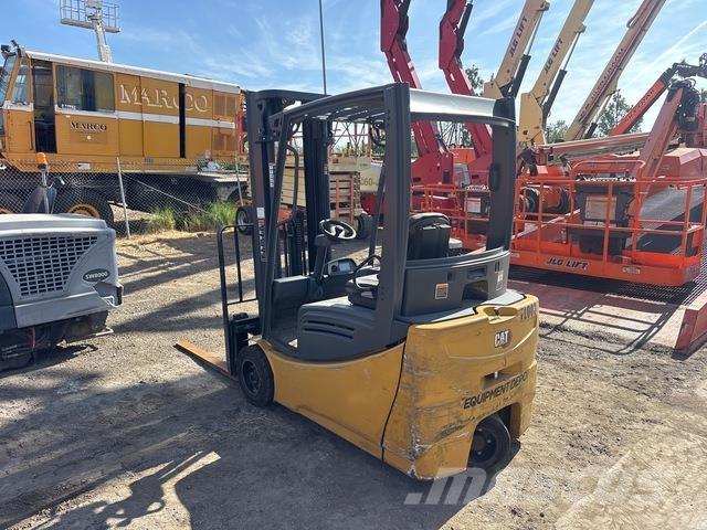 CAT 2ET4000 電動堆高機