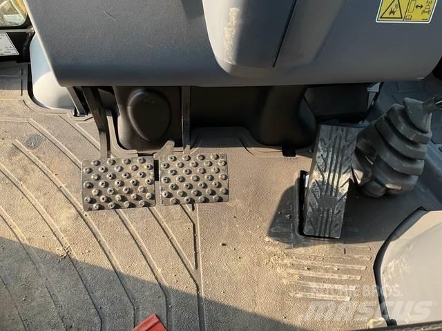 CAT 424 反鏟裝載機