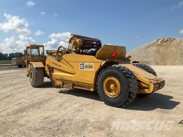 CAT 613B 刮土機
