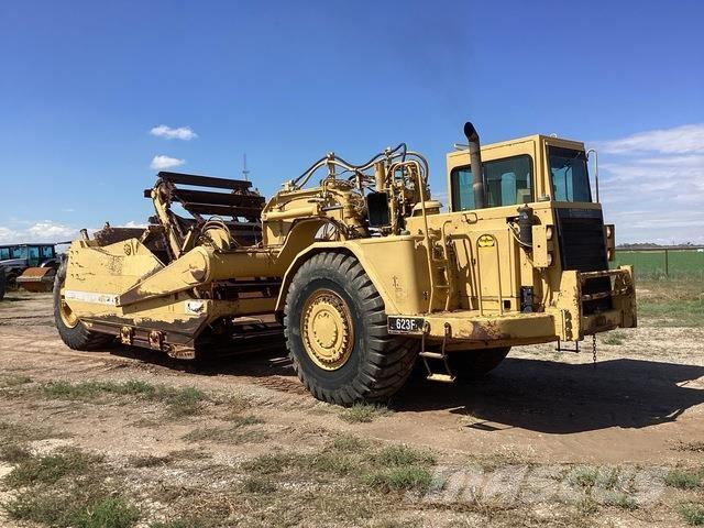 CAT 623F 刮土機