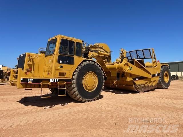 CAT 651E 刮土機