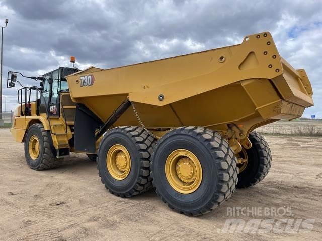 CAT 730 鉸接式起吊車