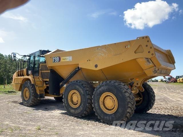 CAT 730 鉸接式起吊車