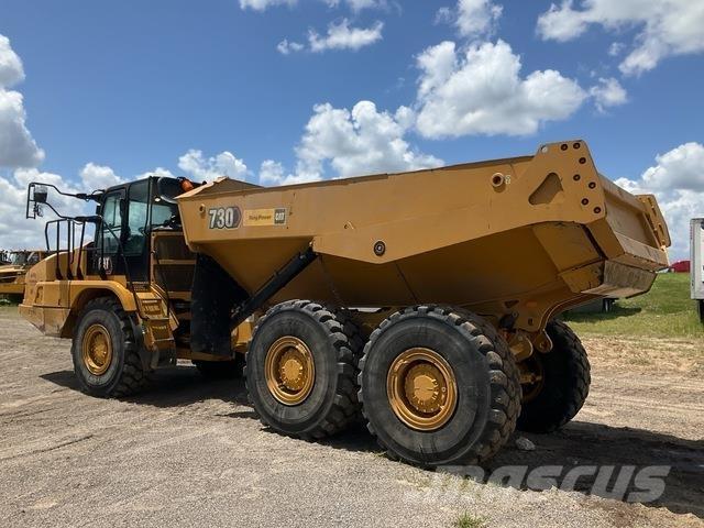 CAT 730 鉸接式起吊車